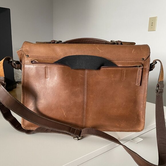 Aunts & Uncles Fella Leather Messenger Bag - Picture 5 of 13
